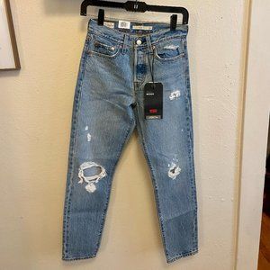 BRAND NEW-TAGS Levi's Premium Wedgie Jeans